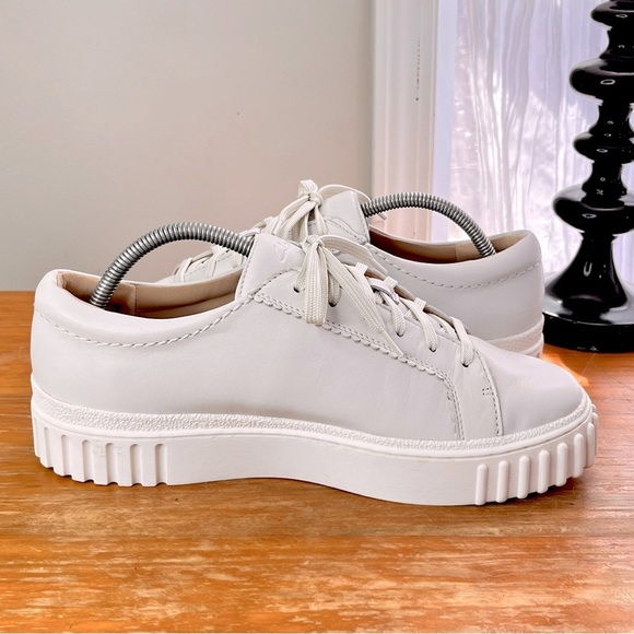 Clark’s Women’s Mayhill Walk Leather Sneakers - Picture 13 of 16